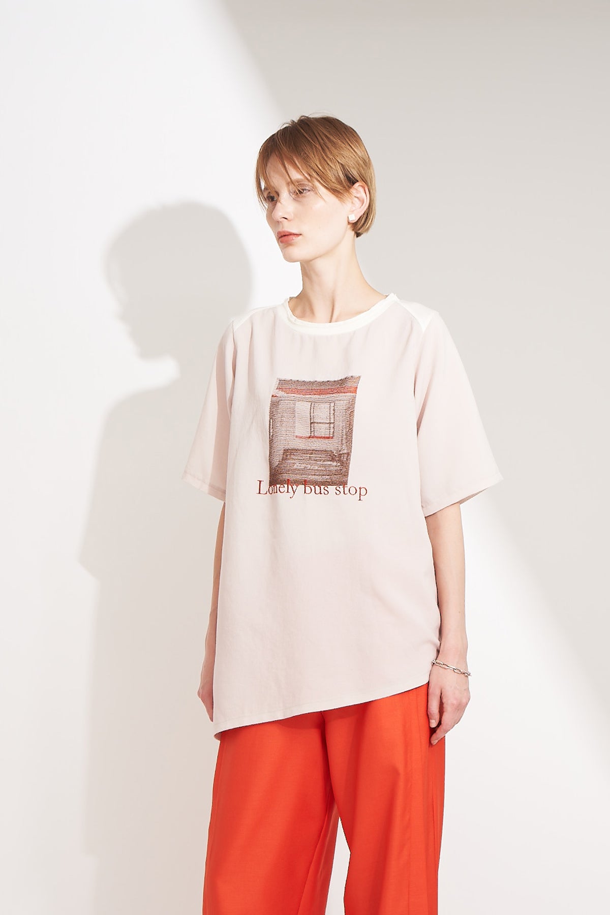 ロンリーバスストップ刺繍シックアンドボイルカットソー