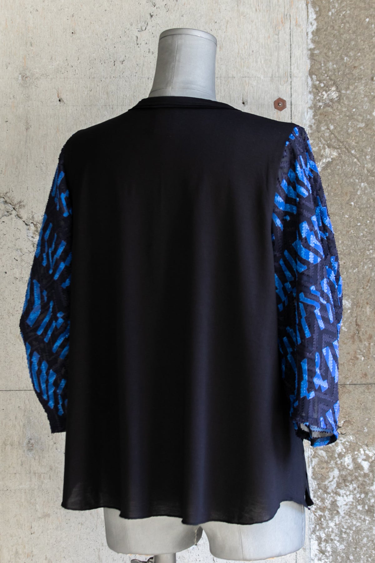 ジオメトリックシアーボーダーカットソー