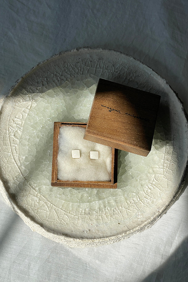 水滴飾り 正方形 〈ピアス〉